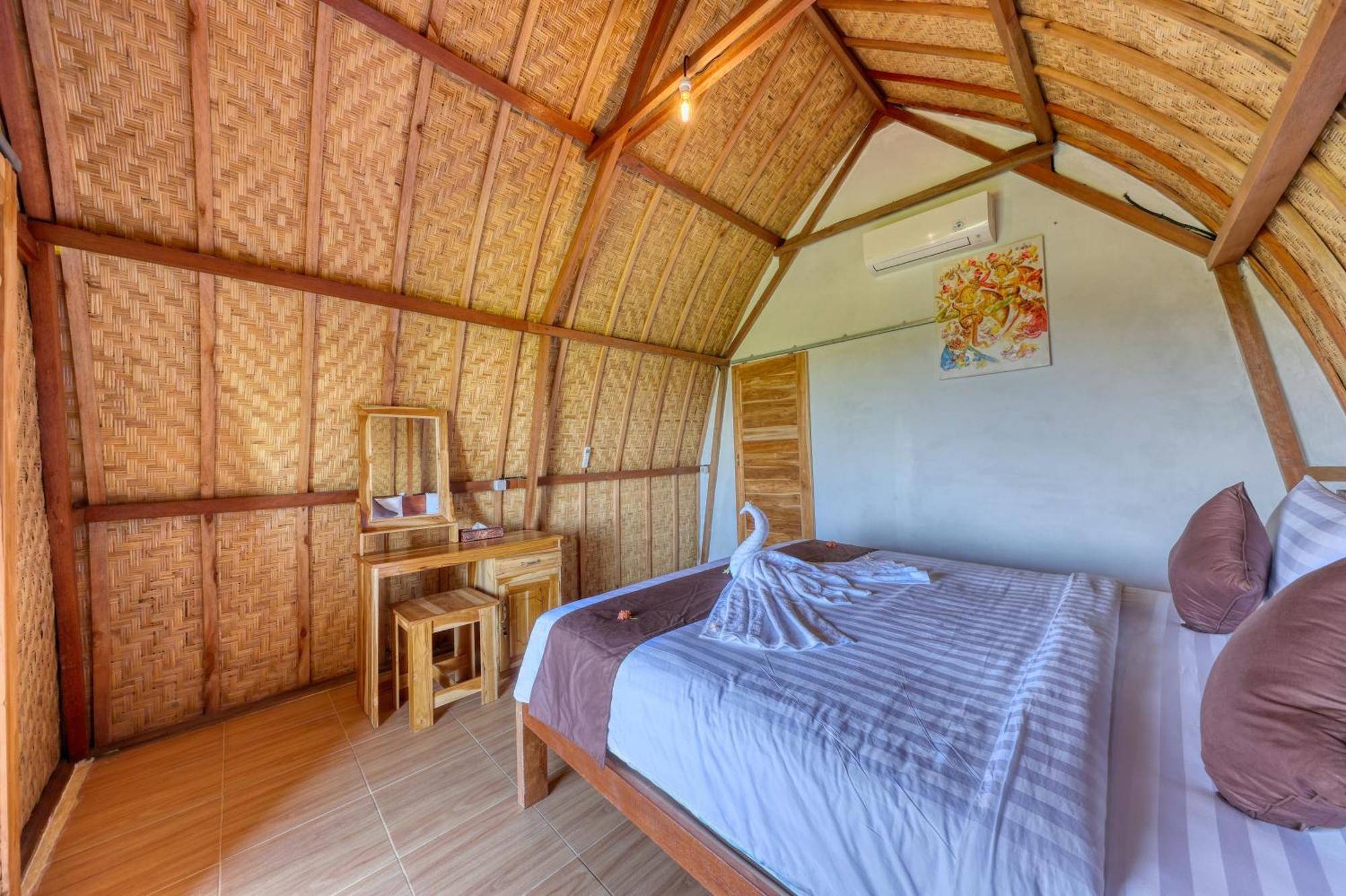 D Sebuluh Bungalow Batumadeg Номер фото